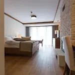 乌克公寓酒店 4* 亚霍里纳