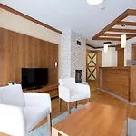 乌克公寓酒店 酒店 4*